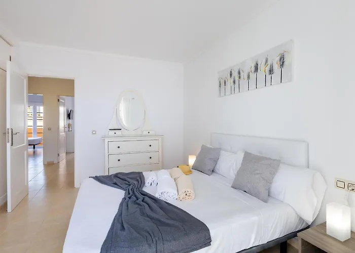 Будинок відпочинку Incredible Fuente, Ocean View, Heated Pool! Адехе